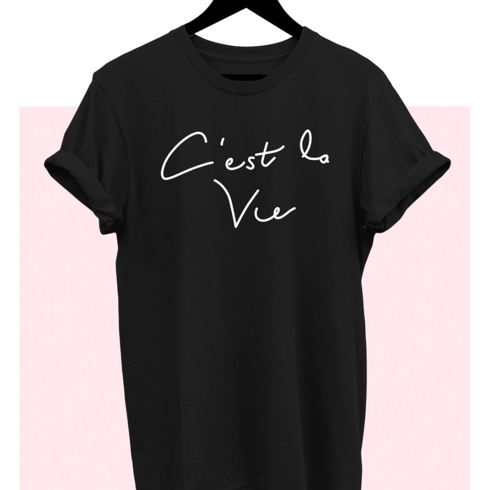 Graphic Tee - C'est La Vie